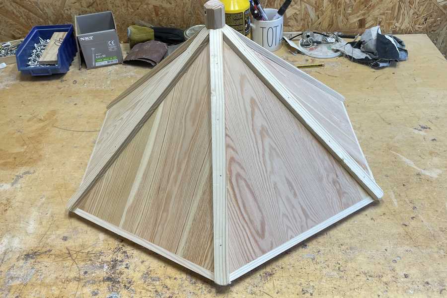 yderside af tag til 6 kantede foderhus