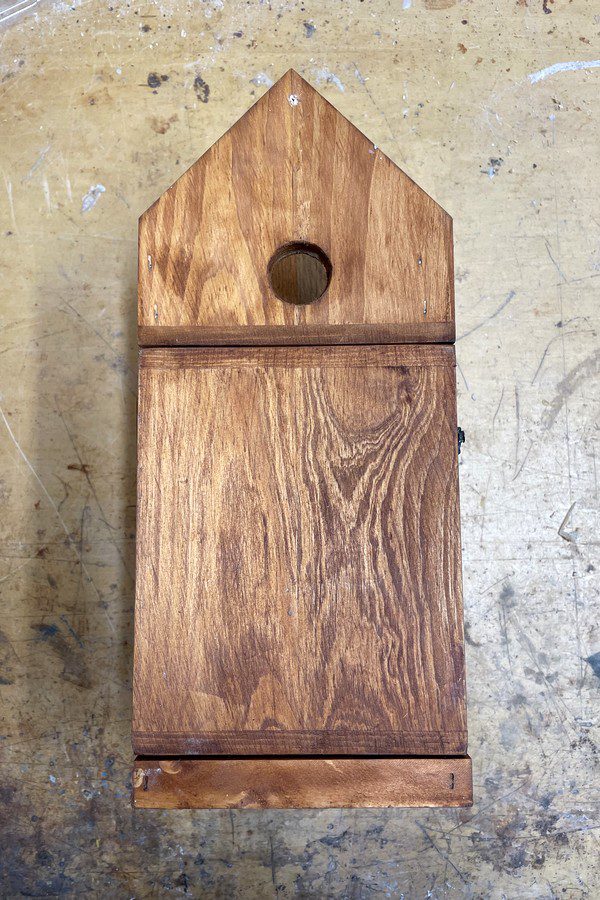 mejsekasse med låg forsiden