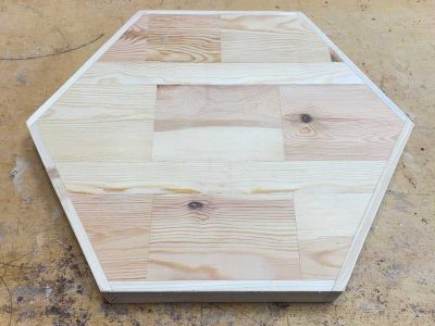 Færdig bund til 6 kantede foderhus - bagsiden